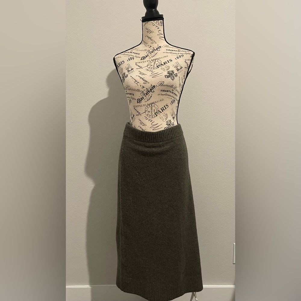 H&M Gray Long Knit Skirt